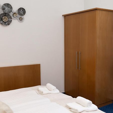 Hotel Apollon Литомержице Экстерьер фото